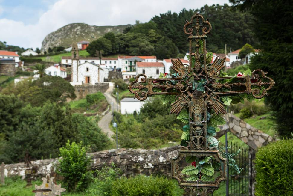 Panorámica de San Andrés de Teixido, desde el cementerio de la localidad gallega.
