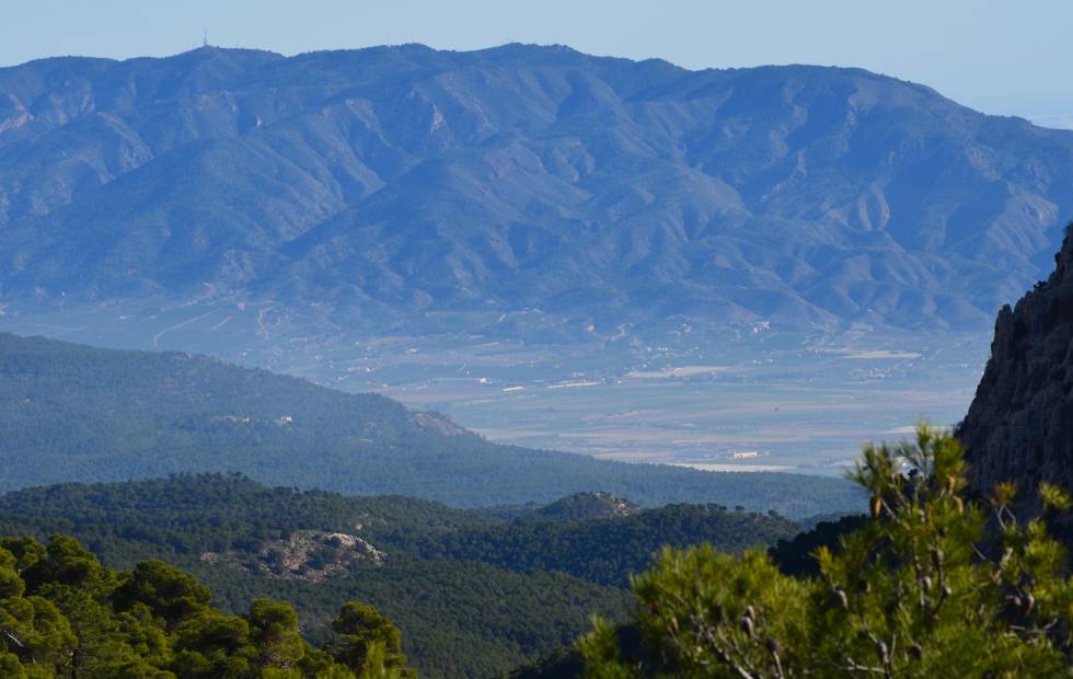 Vista de la sierra de Carrascoy desde el macizo de sierra Espuña, en la Región de Murcia.
