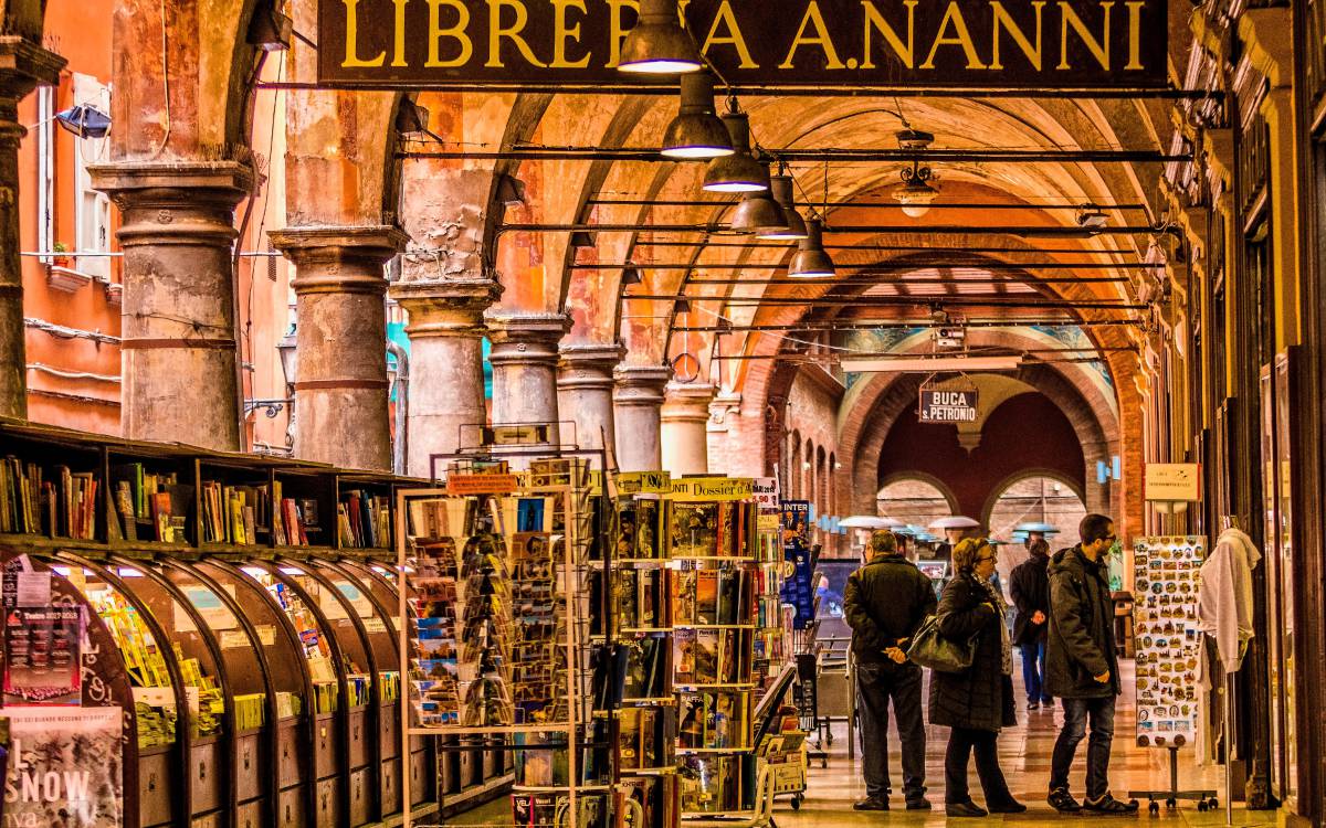 Paseo por Bolonia Italia