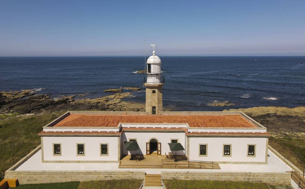La linterna apantallada del hotel Faro de Lariño, en Carnota (A Coruña).