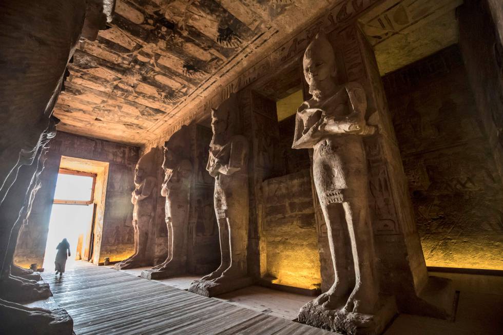 Interior del templo de Ramsés II.