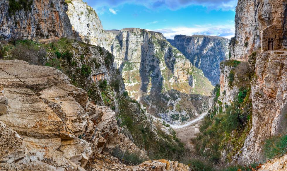 Panoramic view of the impressive Vikos Gorge.
