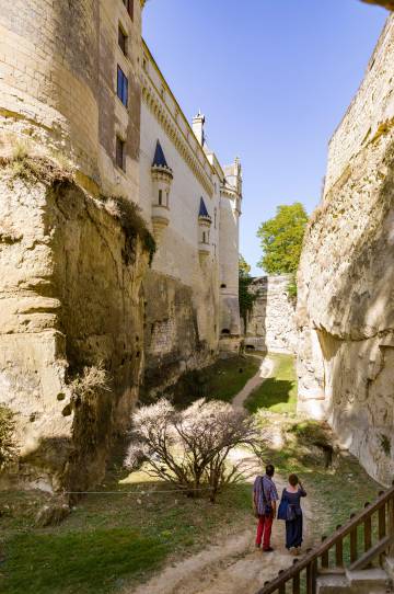 El castillo de Brézé está rodeado por los fosos secos más profundos de Europa.