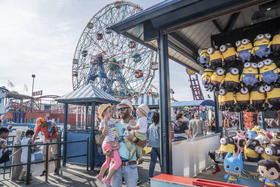 Visita al parque de atracciones de Coney Island, en Brooklyn.