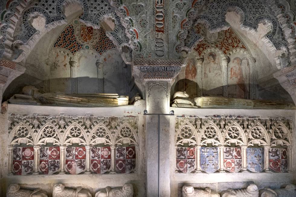16th-century Mudejar tombs in the Church of San Esteban.