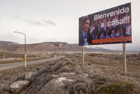 Cartel de bienvenida a la presidenta, en Calafate, Santa Cruz