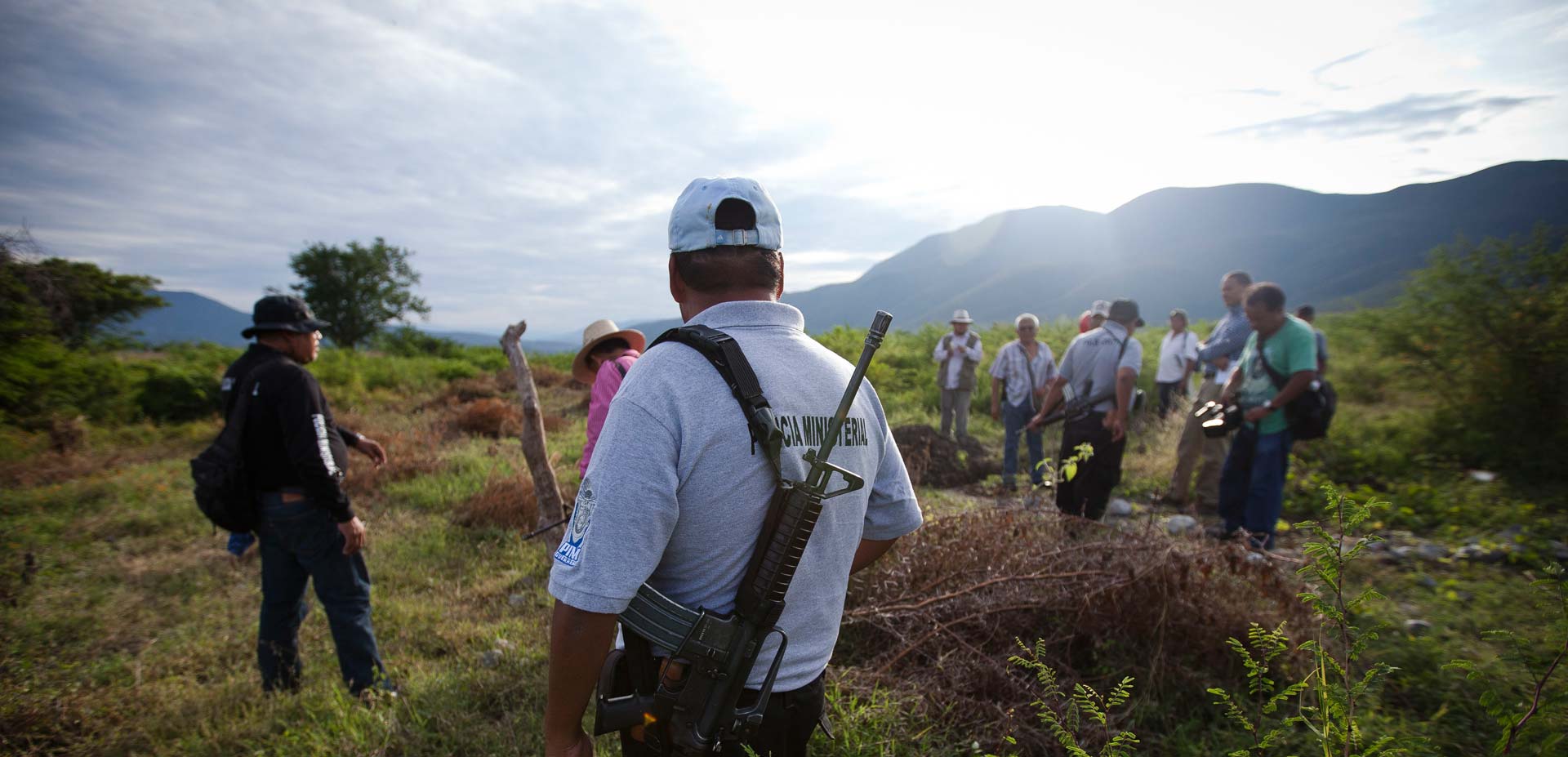 El camino a las fosas de Iguala