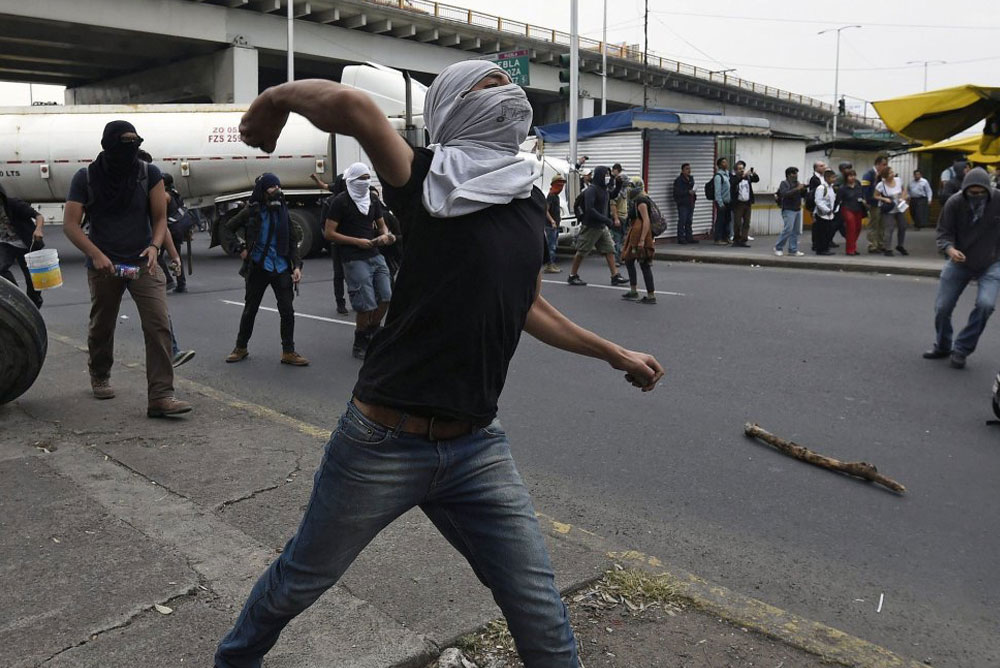 Una jornada de protestas por los 43 desaparecidos