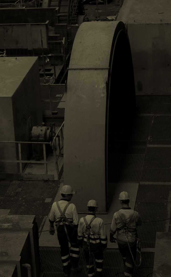 Mineros trabajando en una mina