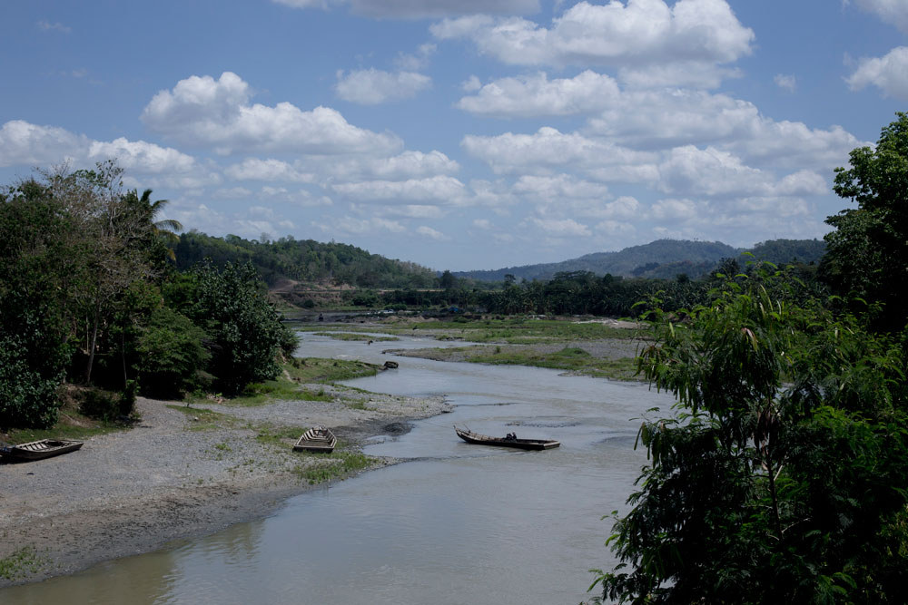 Vista desde el puente Waan del río Davao