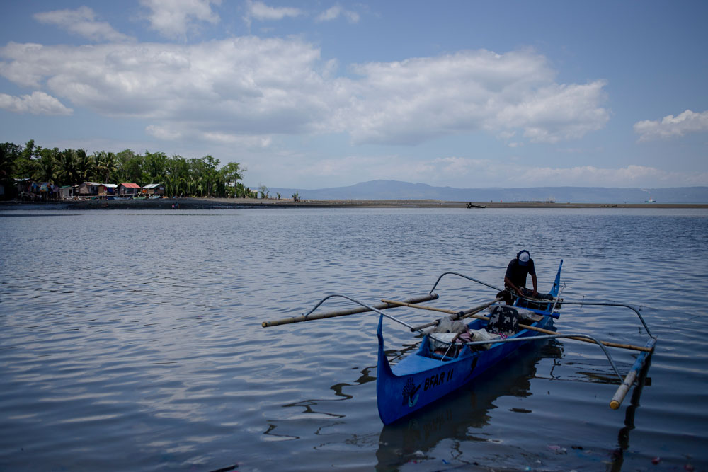 Un pescador preparado para salir a faenar