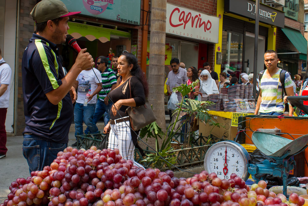 Los empleos informales abundan en el centro de Medellín 