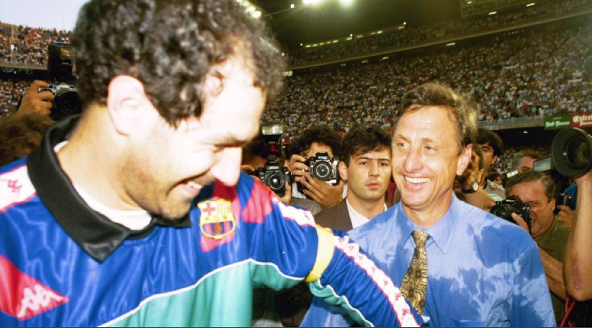 Andoni Zubizarreta y Johan Cruyff, en el Camp Nou tras la liga ganada en 1994.