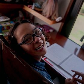 María Fermina Martínez (13) durante su clase virtual en su casa en la Ciudad de México, el 12 de marzo del 2021.