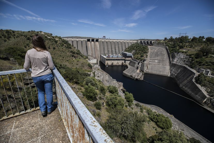 Dvd 1052 (05/05/21) Reportaje sobre energía en Extremadura. En la imagen, panorámica de la presa de José María Oriol-Alcántara II, en Alcántara (Cáceres), gestionada por Iberdrola.  FOTO: Carlos Rosillo.