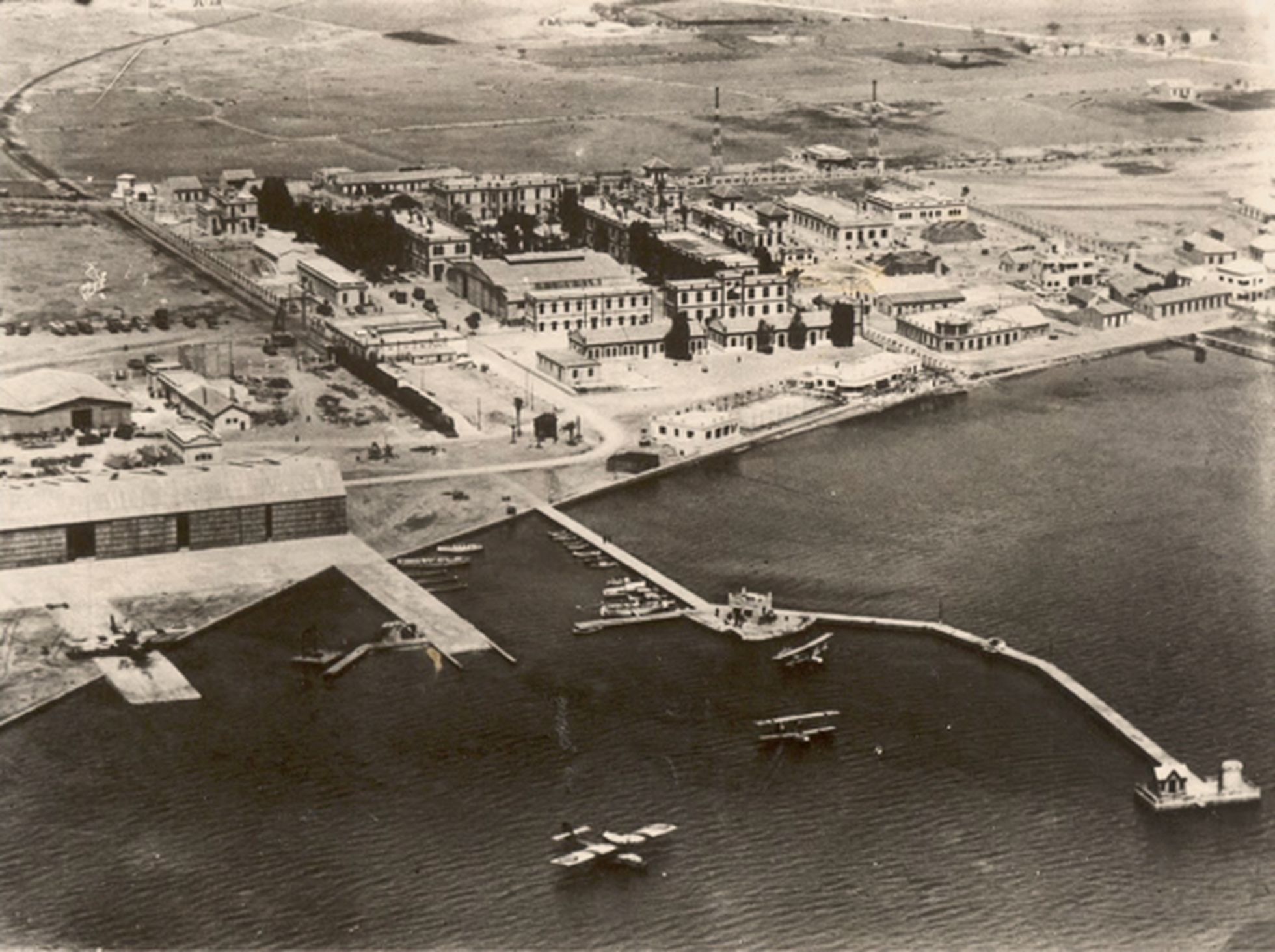 Vista aérea del aeródromo de Los Alcázares (Murcia) en mayo de 1937.