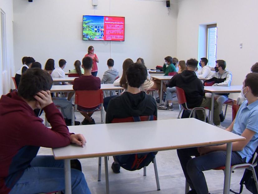 Imágenes de un aula de Bachillerato de la Escuela Ideo de Madrid.