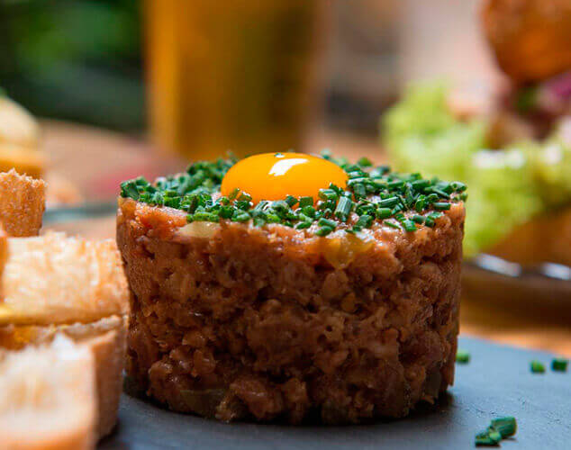 Tartar de fuet o salchichón