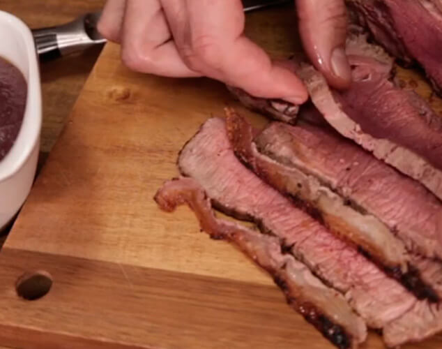 Rosbif con salsa de vino y nueces