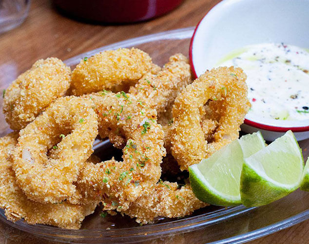 Calamares crujientes con salsa tártara