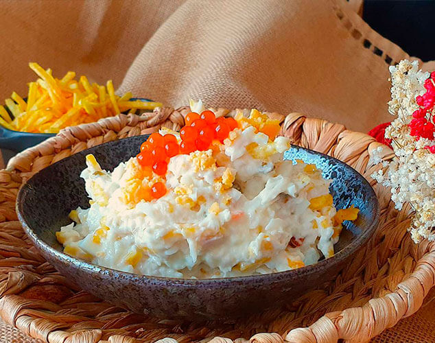 Ensaladilla de merluza y patatas paja