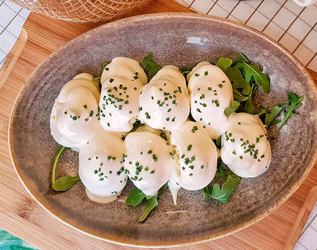 Huevos rellenos de jamón