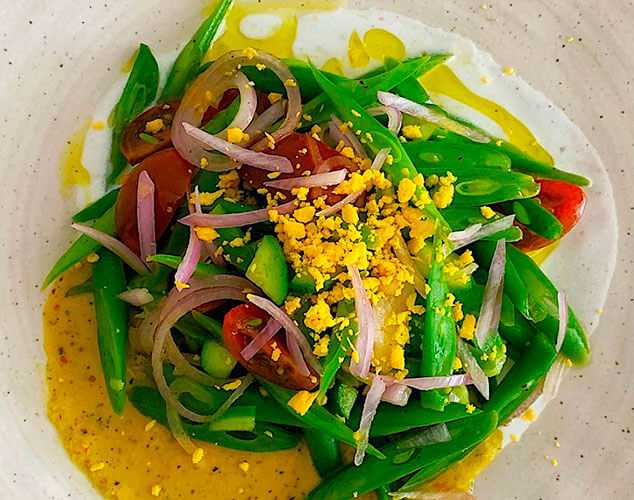 Ensalada de judías con mostaza de manzana y menta