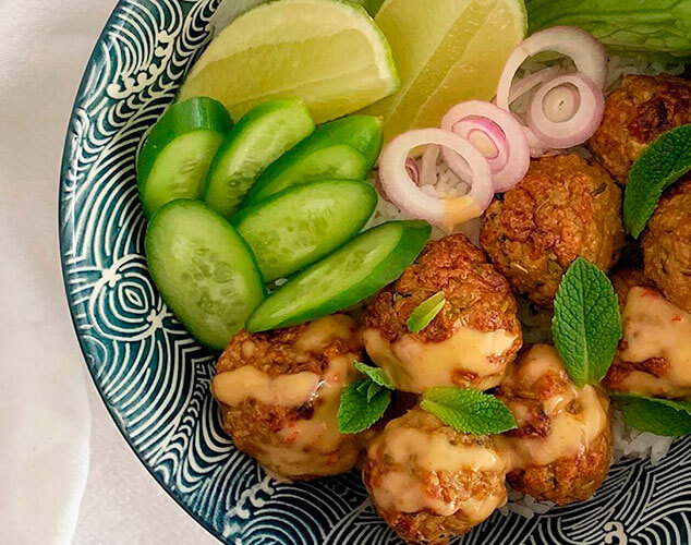 Albndigas tailandesas con salsa de coco