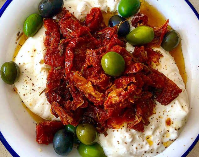 Tres aperitivos con burrata