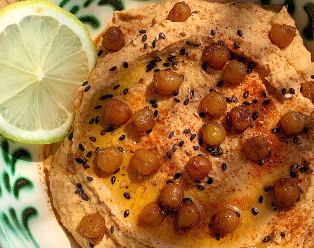Hummus con berenjena y tomate seco