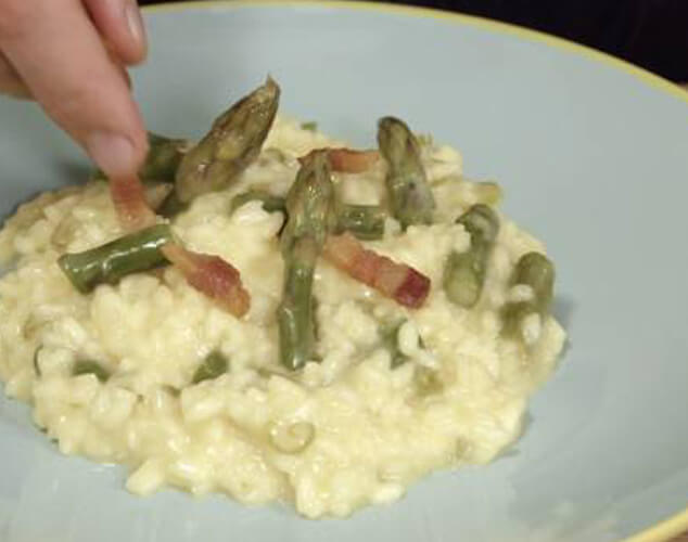 Risotto de espárragos verdes