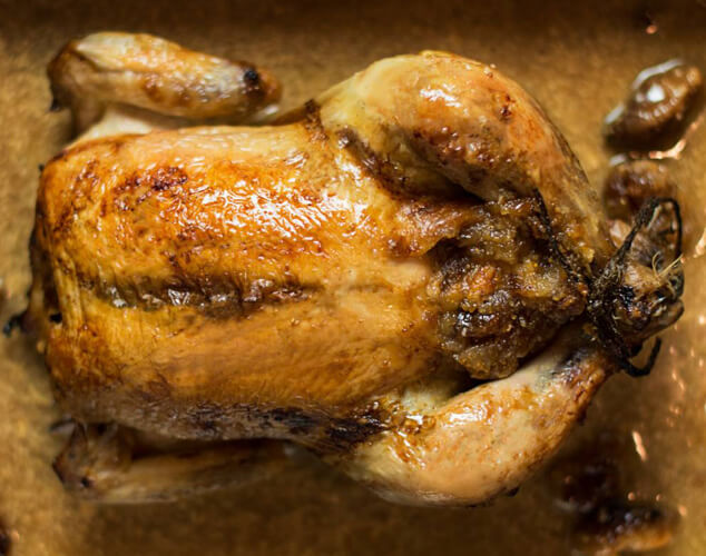 Pollo al horno relleno de mazapán e higos