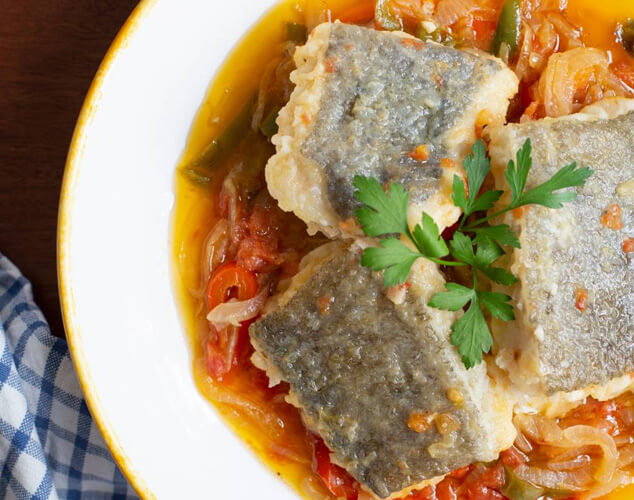 Bacalao encebollado al estilo canario