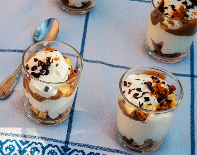 Copas banoffe de plátano y nata