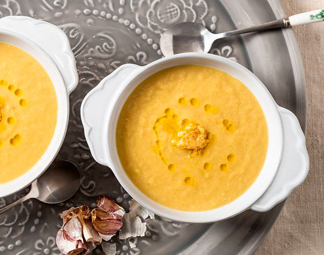 Crema de puerro y ajo asado