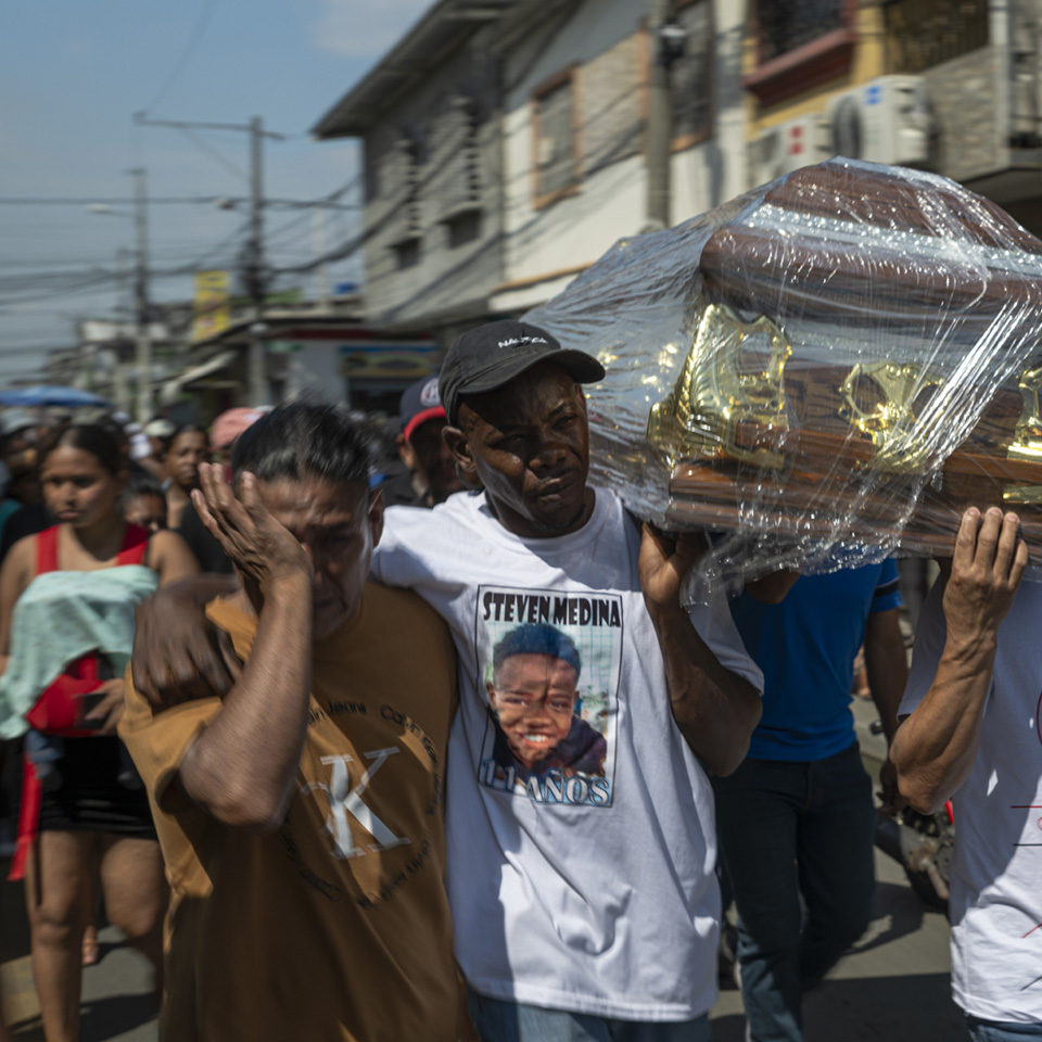 Serving without a master