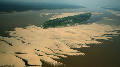 El río Amazonas muy seco junto a la isla de Trindade (Brasil) en una fotografía realizada por Greenpeace.