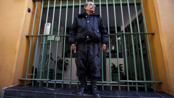 AgustÃn Chávez, de 66 anos, porteiro no México.