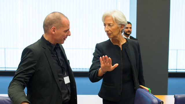 Lagarde conversa com Varoufakis em Luxemburgo.