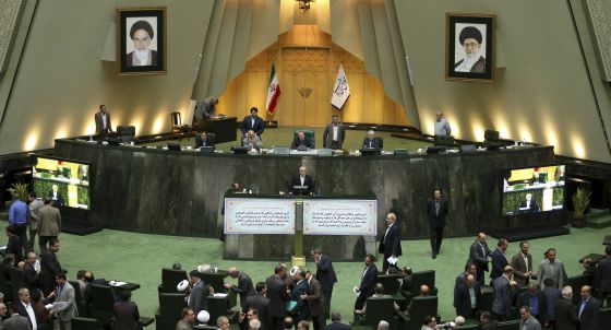 El Parlamento iraní aprueba el acuerdo nuclear con el Grupo 5+1