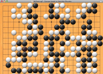 Una partida de go sobre el tablero asiático