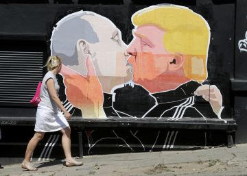 Un graffiti de Trump y Putin en Vilna (Lituania)