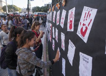 Homenaje a las v&iacute;ctimas por violencia machista.