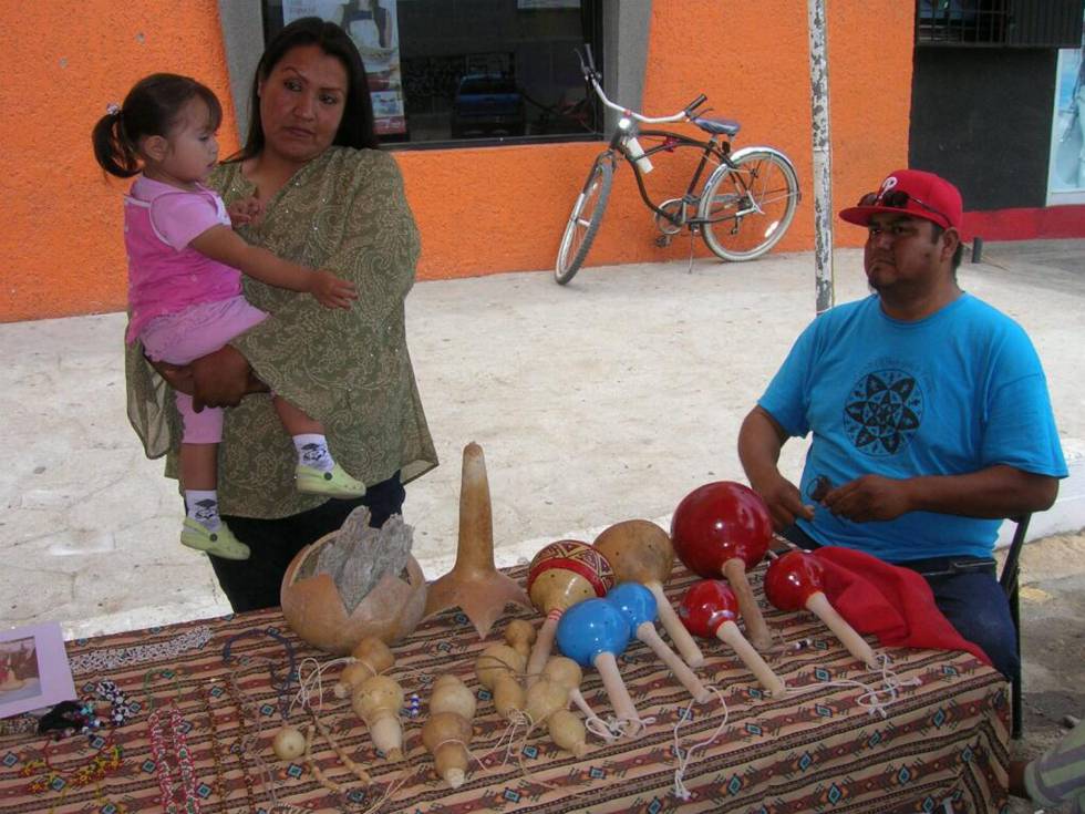 Artesanos del Estado mexicano de Baja California.