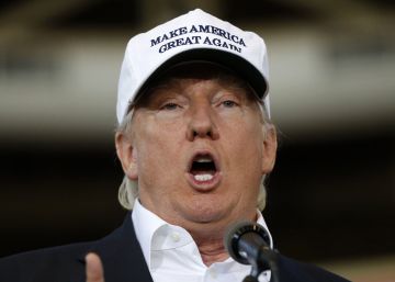 Trump makes surprise visit to Mexico despite months of verbal attacks