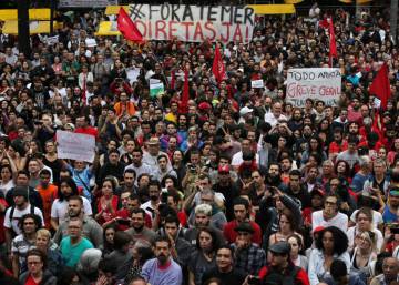 Decenas de miles de personas salen a la calle contra el nuevo Gobierno brasileño