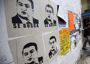 Imagen de un cartel con el rostro del exgobernador fugado