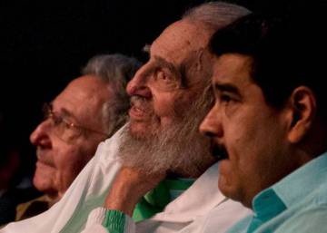 Fidel Castro reaparece durante la celebración de su 90 cumpleaños