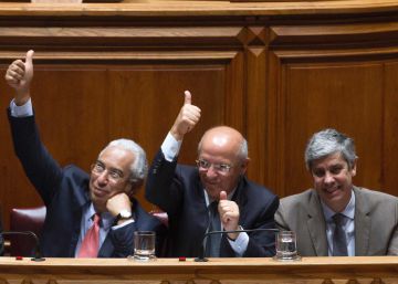 Costa (izquierda), anteayer en el debate presupuestario.