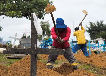 Tumbas de los prisioneros muertos en Manaus, en el cementerio de  Taruma.